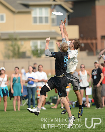 2012 USAU D-I College Championships Saturday Action