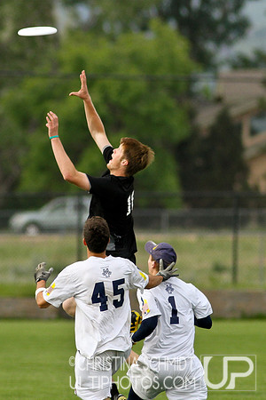 2012 USAU D-I College Championships Friday Round 1 Action