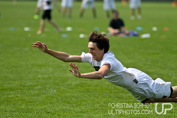 2012 USAU D-I College Championships Saturday Round 2 Action
