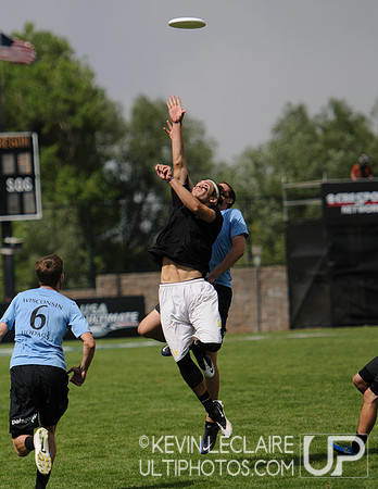 2012 USAU D-I College Championships Sunday Action