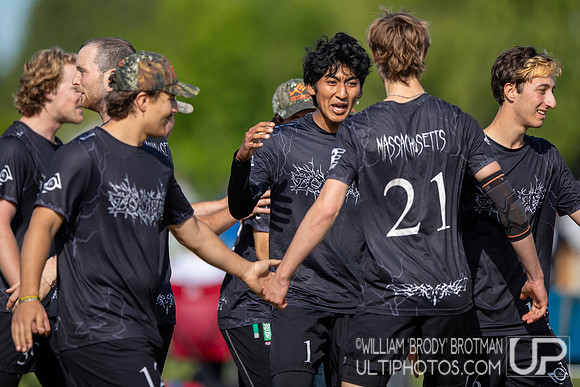 Day 2 of the USA Ultimate D-I College Championships