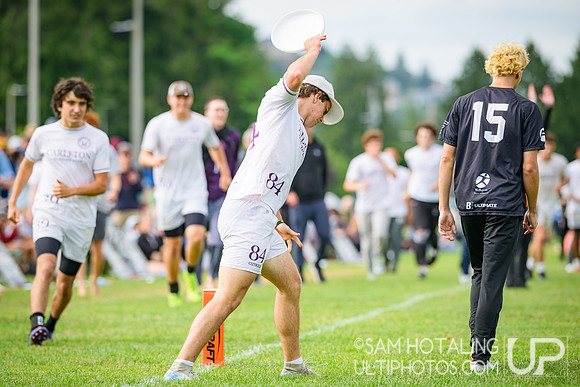 Pool play at USAU D-I College Championships