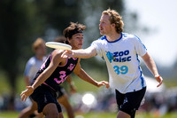 Saturday full coverage from USAU D-I College Championships, Massachusetts vs Texas
