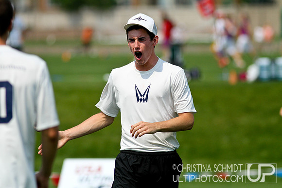 2012 USAU D-I College Championships Saturday Round 2 Action