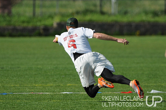 Friday 8:30am round -- 2011 USAU College Championships