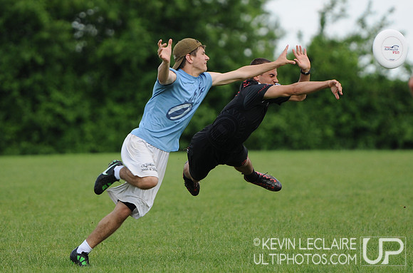 Columbia make flying D against Middletown - KWL - HSEasterns-Sat_20110521_0632 DSC_3229_cr
