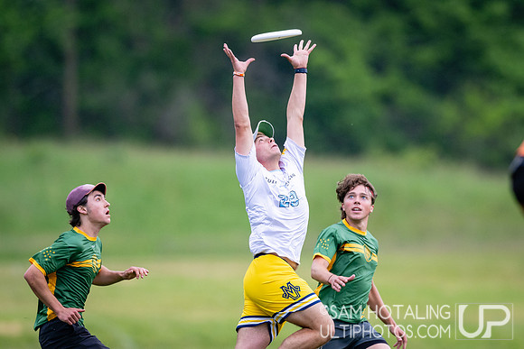Pool play at USAU D1 College Championships