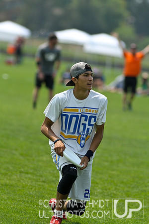 2012 USAU D-I College Championships Saturday Round 2 Action