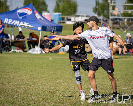Edmonton, AB: Canadian Ultimate Seniors Championships 2025. Saturday, Aug. 16