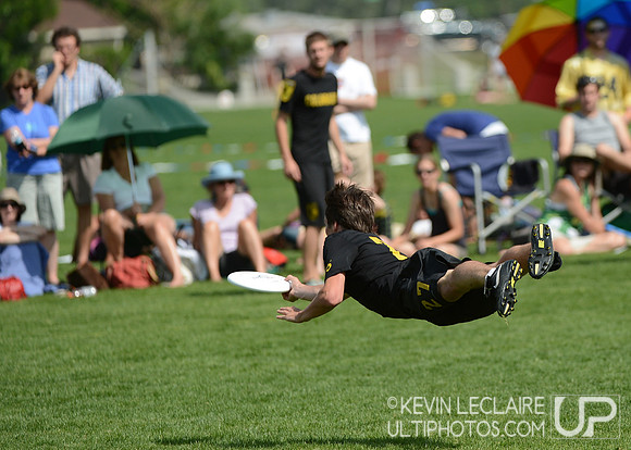 2012 USAU D-I College Championships Saturday Action