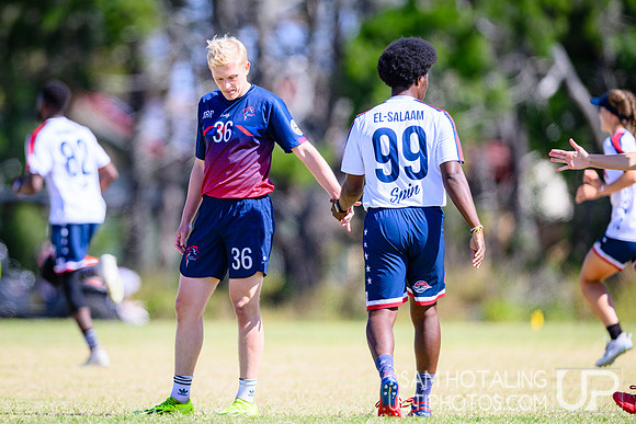 Mixed power-pools during World Ultimate Championships at Runaway Bay Sports Precinct