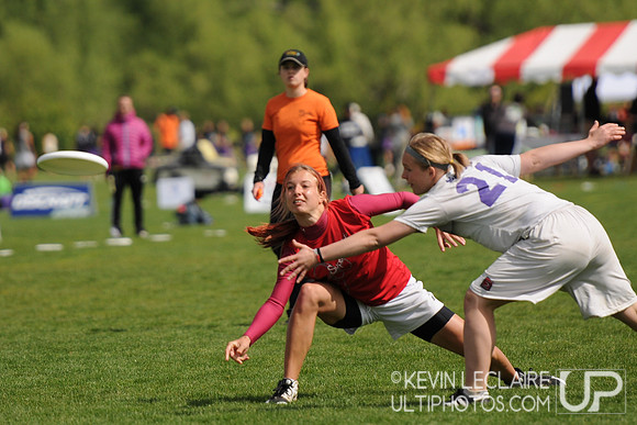 Saturday Photo Highlights Preview -- 2011 USAU College Championships