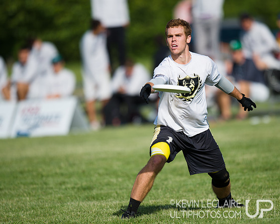 2014 USAU D-I College Champs Friday Round 1 Action