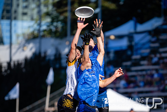 Oakland Spiders at Seattle Cascades in the UFA Regular Season