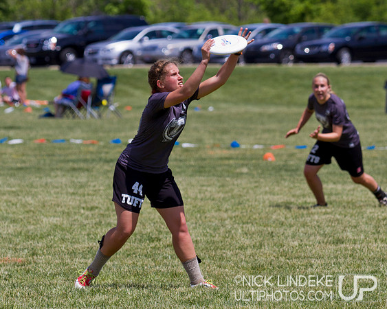 2014 USAU D-I College Champs Saturday Action