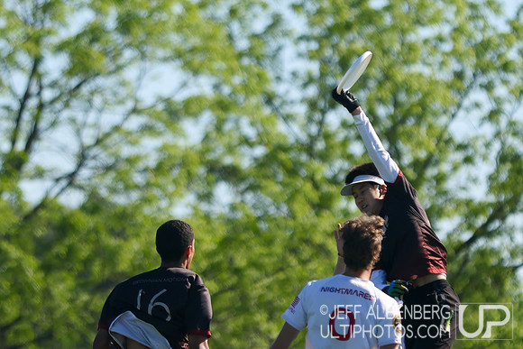 Pool play at USAU D1 College Championships