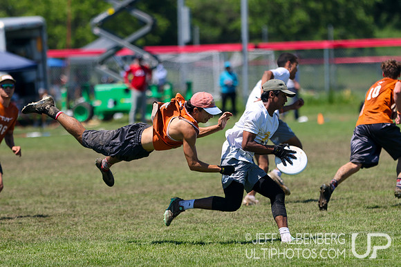 Pool play at USAU D1 College Championships
