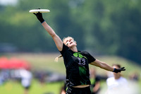 Blueberries vs Ellipsis in pool play at World Ultimate Club Championships
