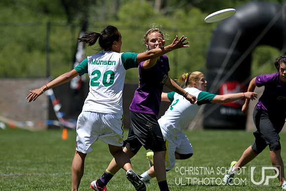 2012 USAU D-I College Championship Game Action