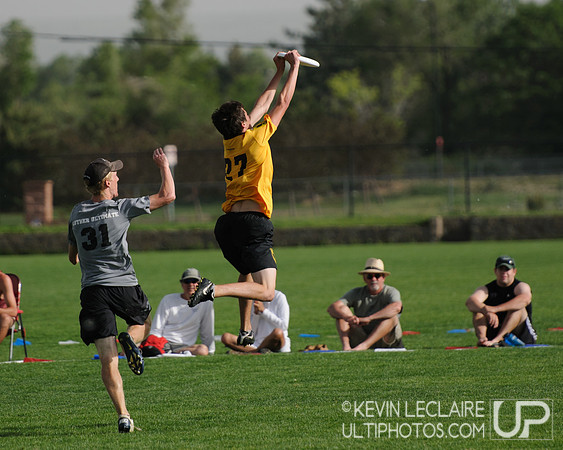 2012 USAU D-I College Championships Saturday Action