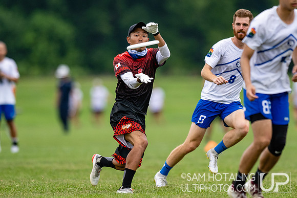 GOAT vs Nomadic Tribe in pool play at World Ultimate Club Championships