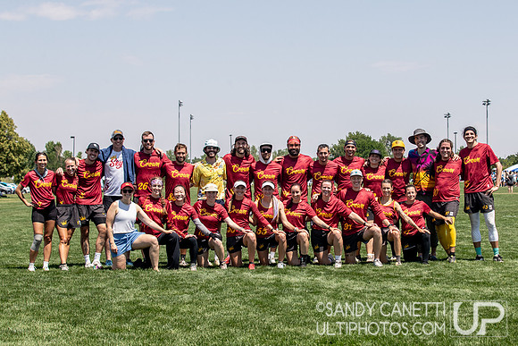 Crown Team Photo - USAU Masters Championships - Friday