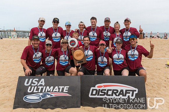 Johnny Blue GM Mixed Champions Team Photo - 2025 Beach