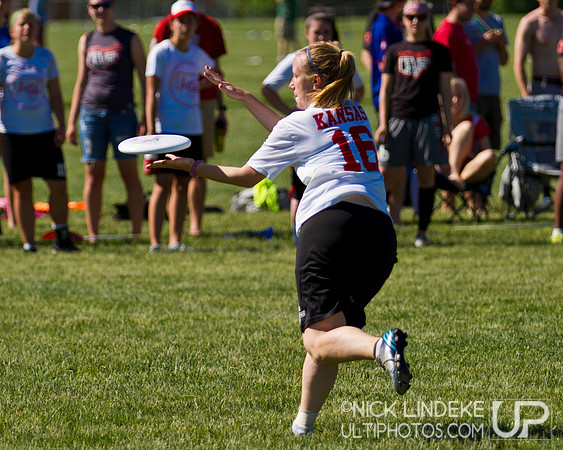 2014 USAU D-I College Champs Friday Action
