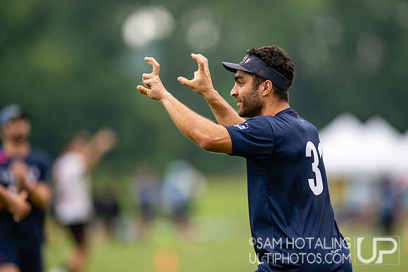 CUSB Open vs Sunder in pool play at World Ultimate Club Championships