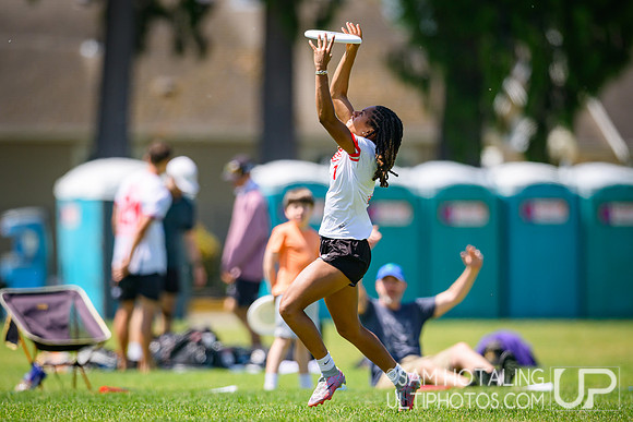 Saturday pool play at USAU D-I College Championships