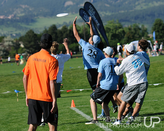 2012 USAU D-I College Championships Sunday Action