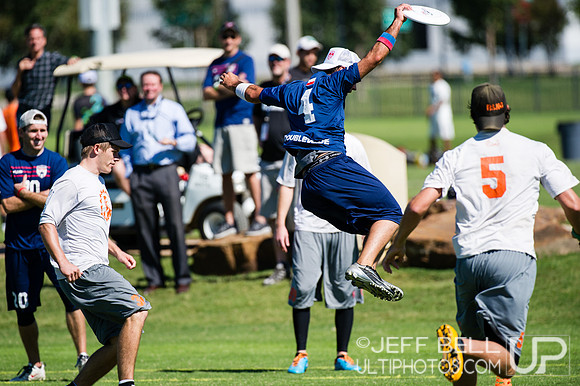 USAU_Nationals_2013_Thursday_20131017_140509_JBP1669