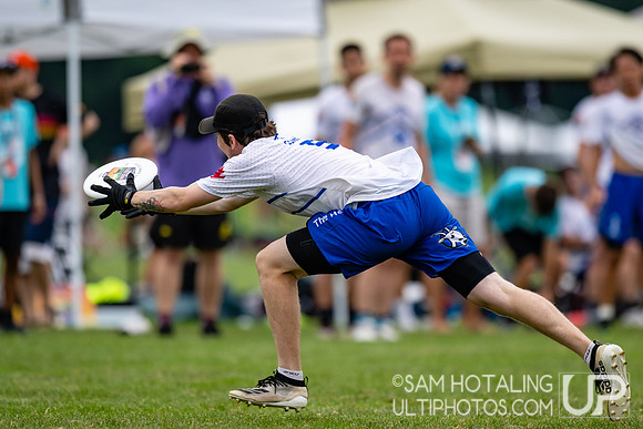 GOAT vs Nomadic Tribe in pool play at World Ultimate Club Championships