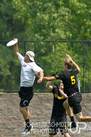 2012 USAU D-I College Championships Saturday Round 2 Action
