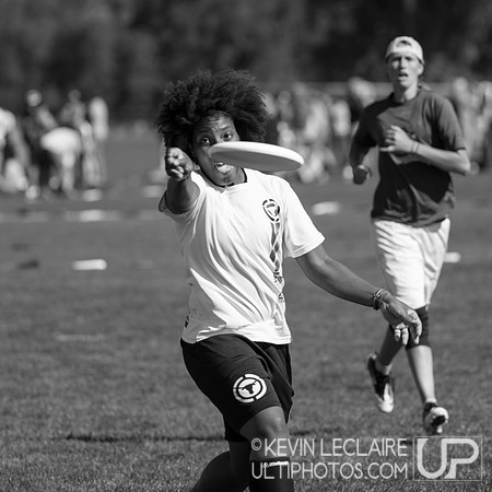 2012 USAU D-I College Championships Sunday Action
