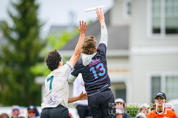 Highlights: Lewis & Clark Bacchus vs Middlebury Pranksters (M) in finals at USAU D-III College Championships