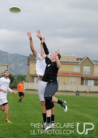 2012 USAU D-I College Championships Friday Round 1 Action
