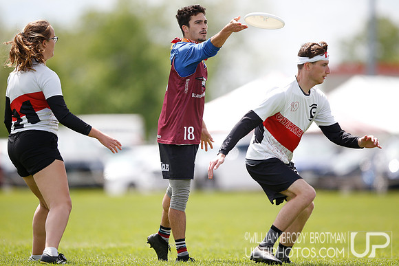 Day 2 of USA Ultimate 2022 D-III College Championships