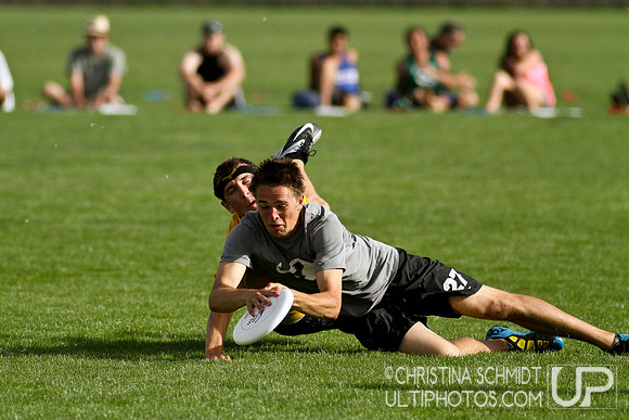 2012 USAU D-I College Championships Saturday Pre-Qtrs Action