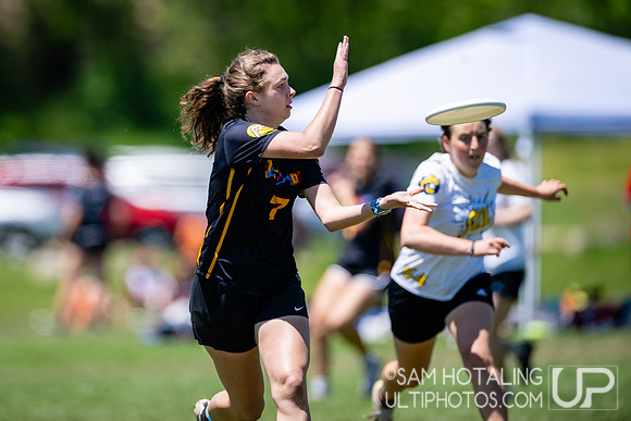 Women’s pool play at USAU DI College Championships