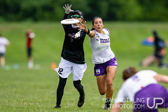 Malafama vs TOKYO Mavericks in pool play at World Ultimate Club Championships