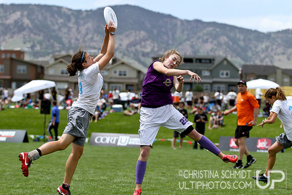 2012 USAU D-I College Championships Sunday Action