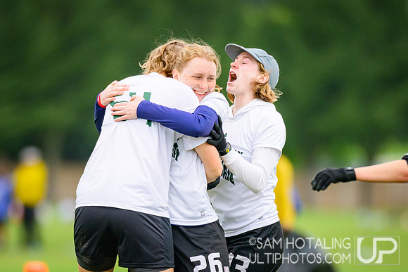 Haverford/Bryn Mawr Sneetches vs Wesleyan Vicious Circles in finals at USAU D-III College Championships