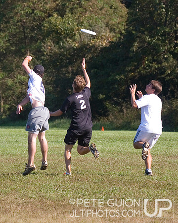 Sunday Round 1 Action -- 2011 Hucks off the Hilltop
