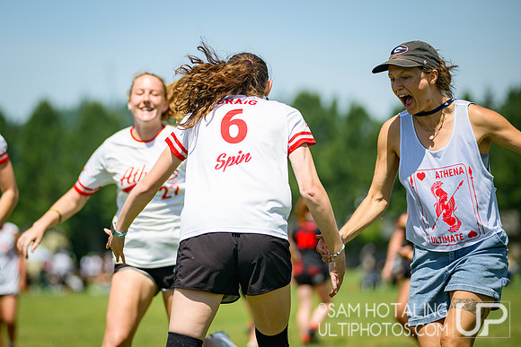 Saturday pool play at USAU D-I College Championships