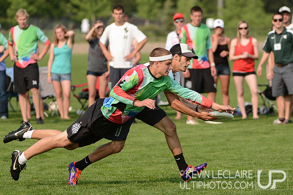 2012 USAU D-I College Championships Saturday Action