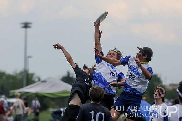 Bracket play at USAU Youth Club Championships