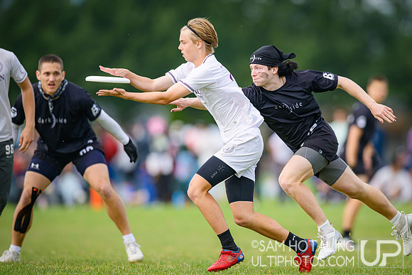 Pool play at USAU D-I College Championships
