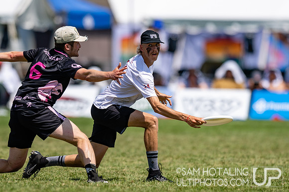 Mooncatchers vs Seattle Sockeye in quarterfinals at World Ultimate Club Championships