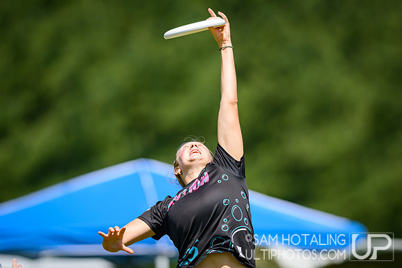 Saturday pool play at USAU D-I College Championships